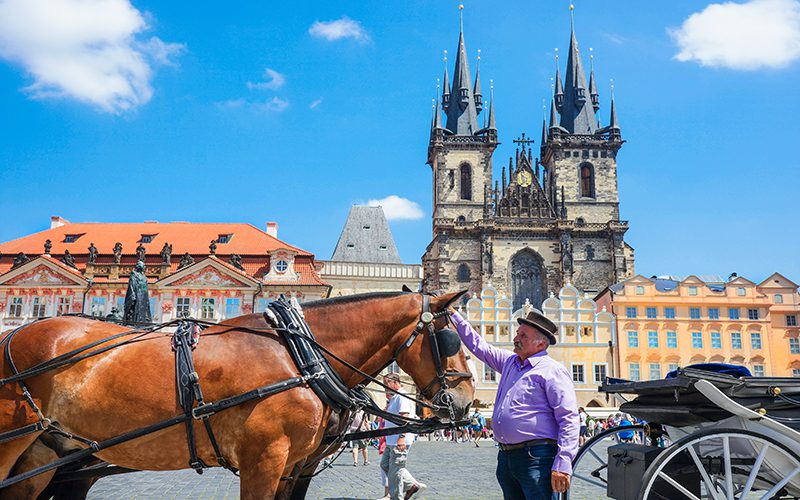 prague travel guide old town